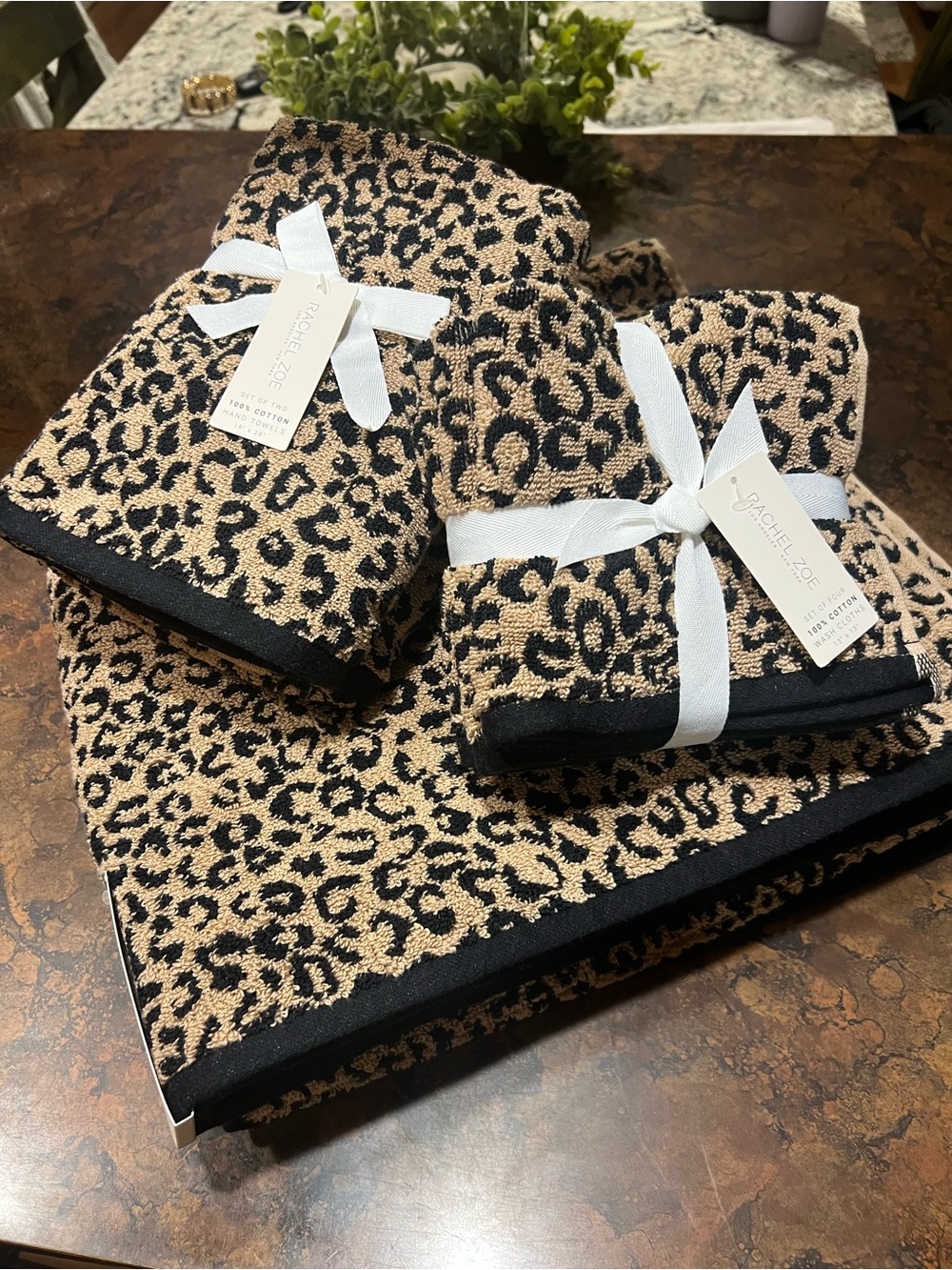 Rachel Zoe 8 Pc Towel Set Leopard Cheetah Animal Print Bath / Hand / Wash Cloths